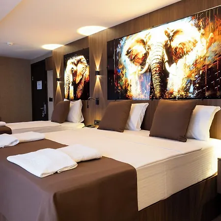 Duqqan Deluxe Hotell